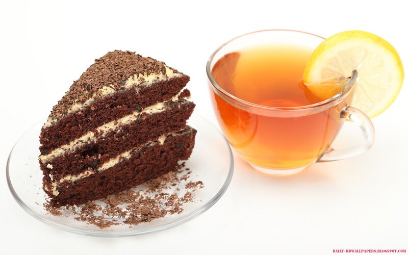 chocolate cake with tea