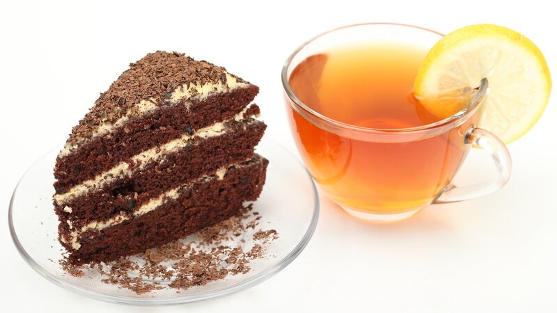 Chocolate cake with tea