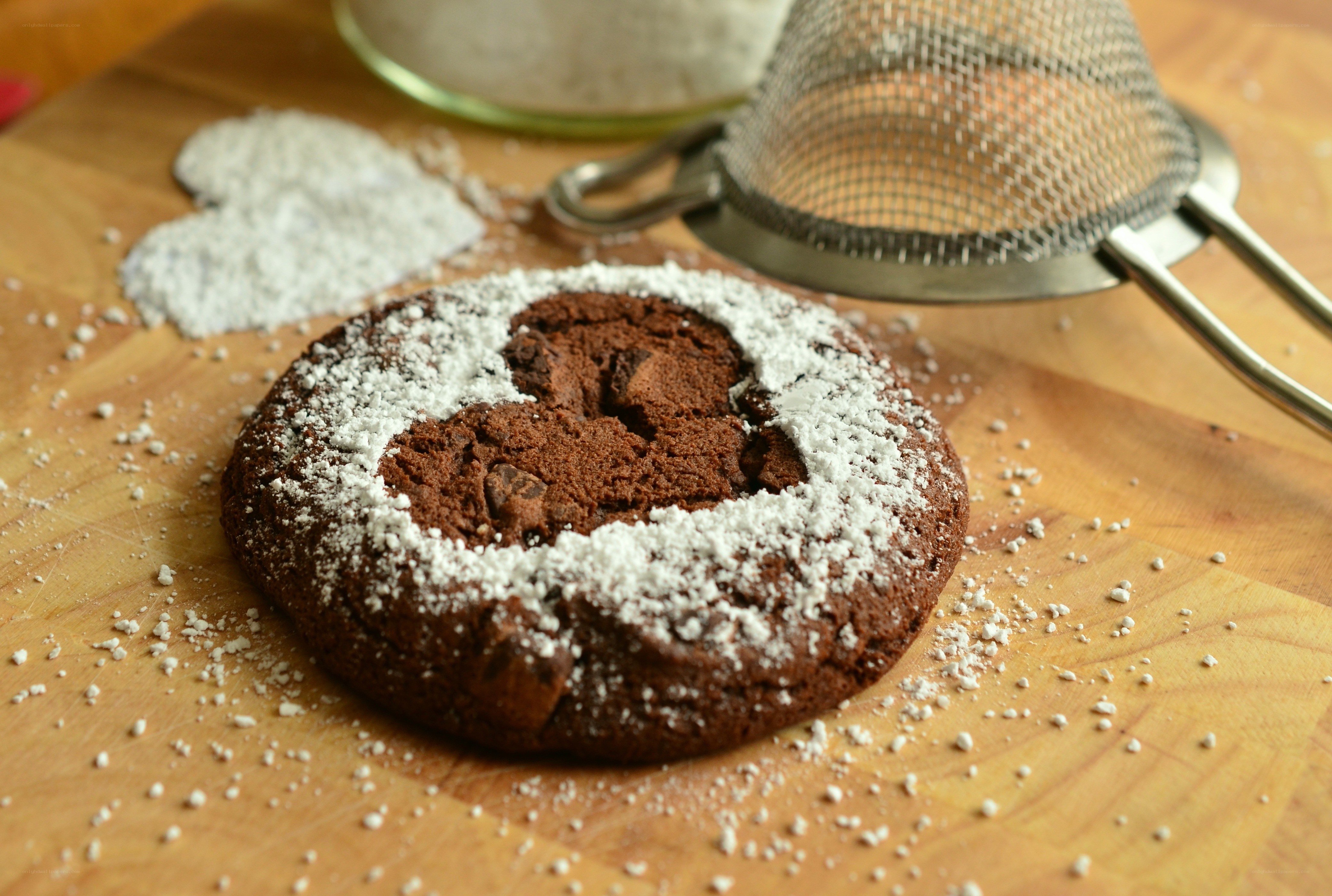 chocolate cookie with powdered sugar