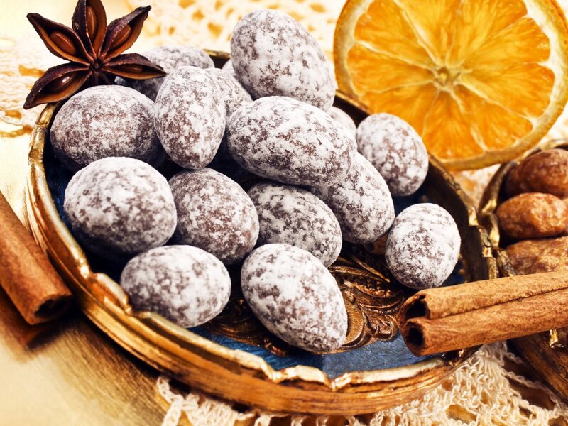 Chocolate-covered Almonds