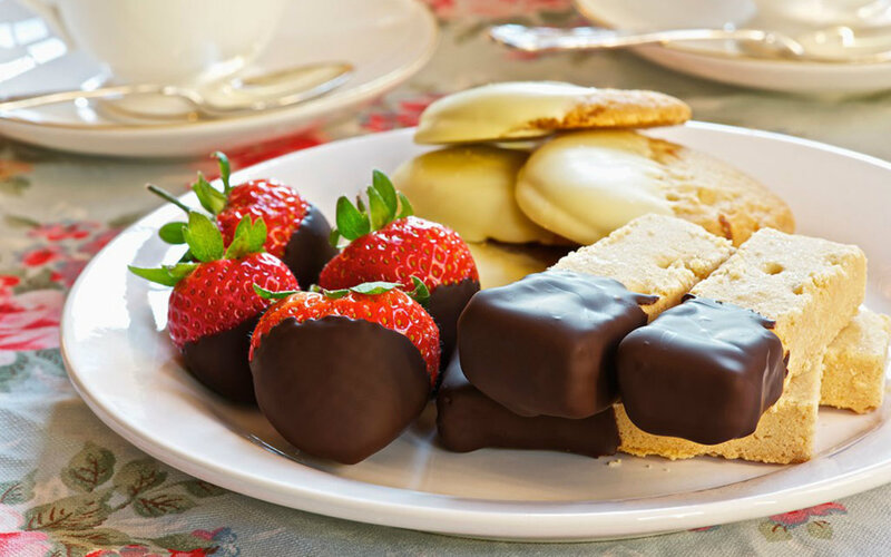 Chocolate-covered Strawberries — White