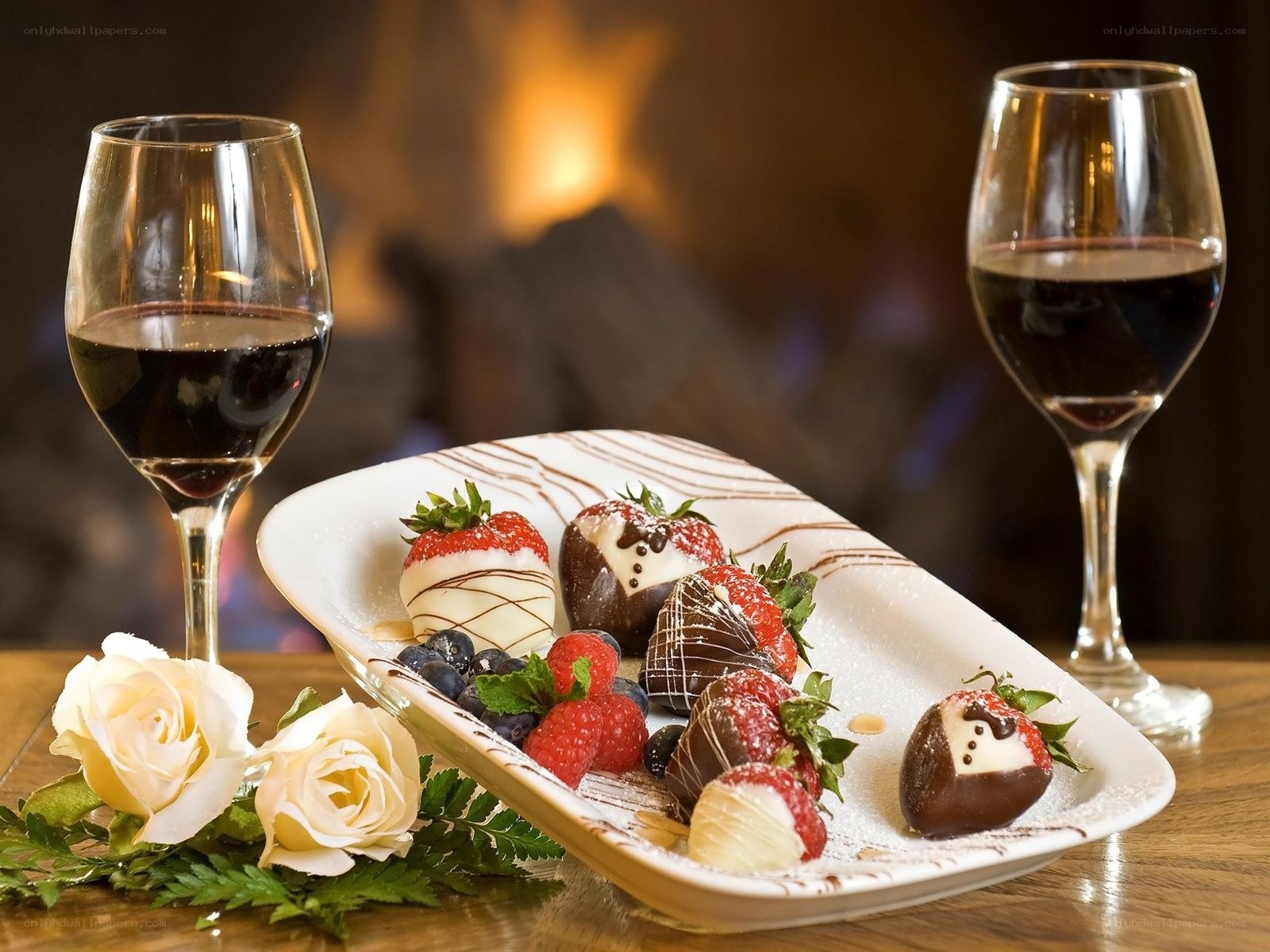 Chocolate-covered strawberries with wine