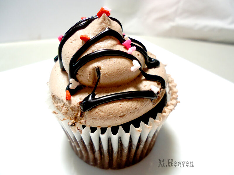Chocolate Cupcake with Frosting — Brown, Appetizing