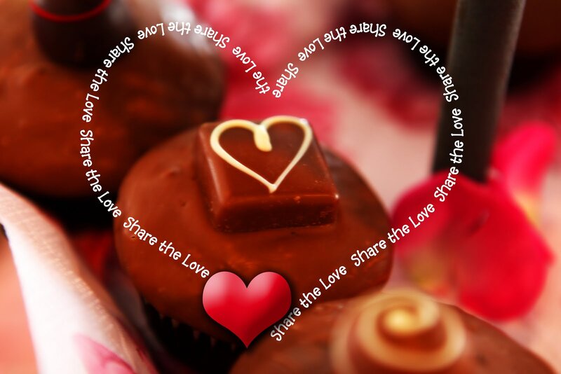 Chocolate Cupcake with Heart — Brown