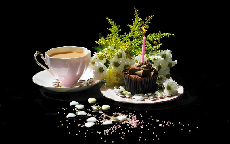 Chocolate Cupcake with Tea