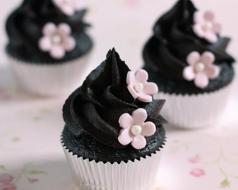 Chocolate Cupcakes — Black, Delicate