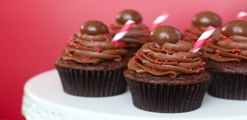 Chocolate Cupcakes on Stand — Brown, Festive