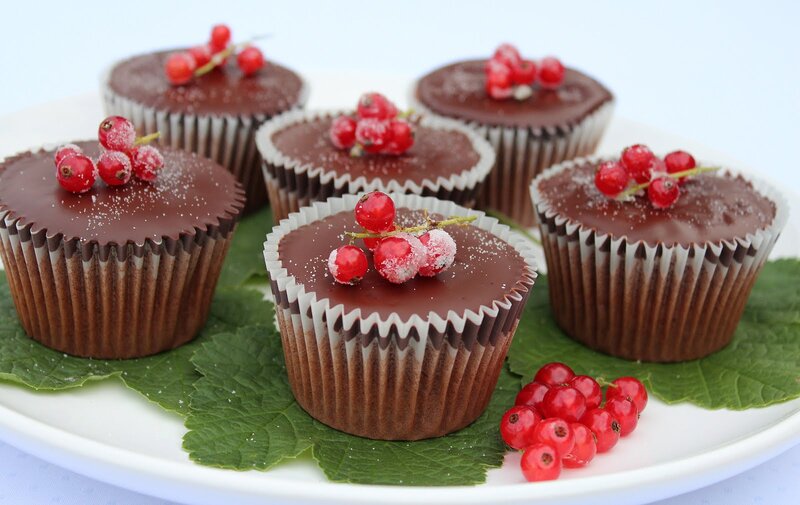 Chocolate Cupcakes with Berries — Brown