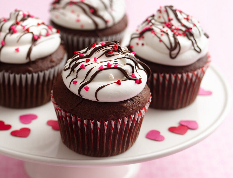 chocolate cupcakes with frosting
