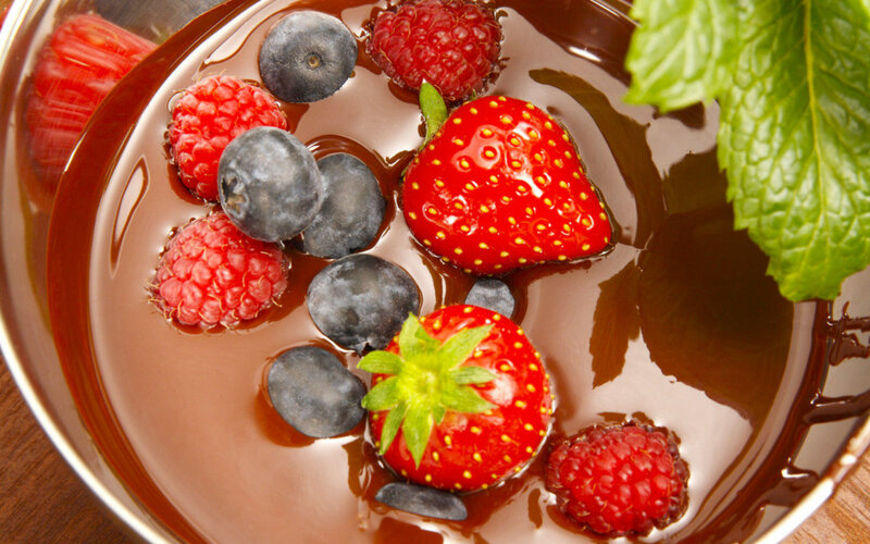 Chocolate Dessert with Berries — Brown, Appetizing, Photograph
