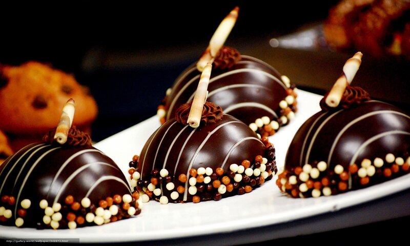 Chocolate Desserts on Plate — Brown