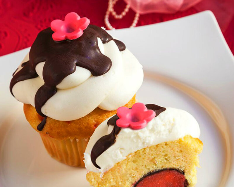 Chocolate-drizzled Cupcakes