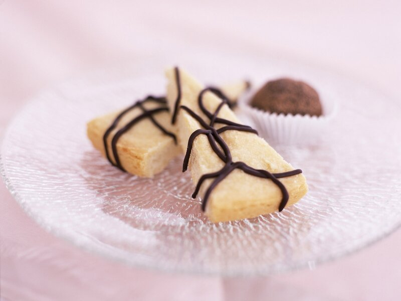 chocolate-drizzled shortbread cookies