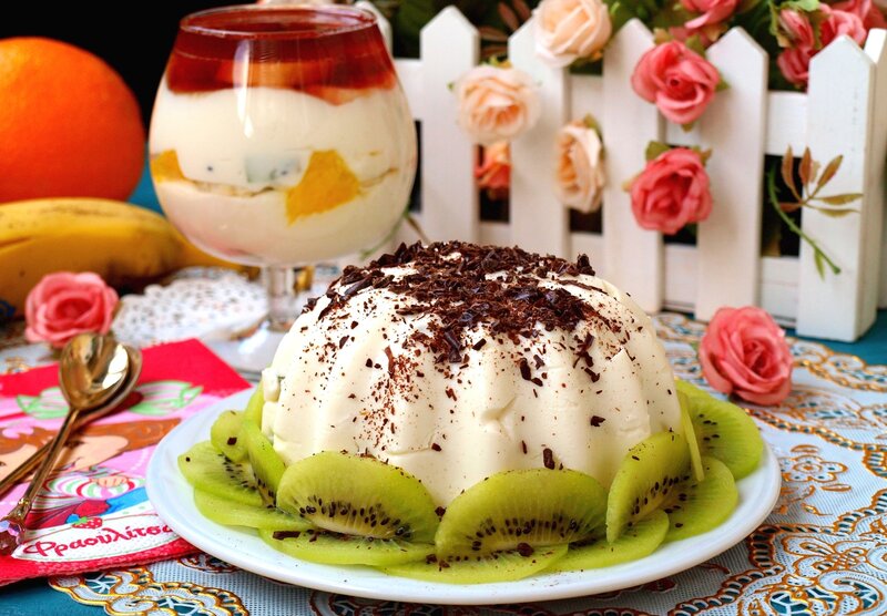 Chocolate-dusted Dessert