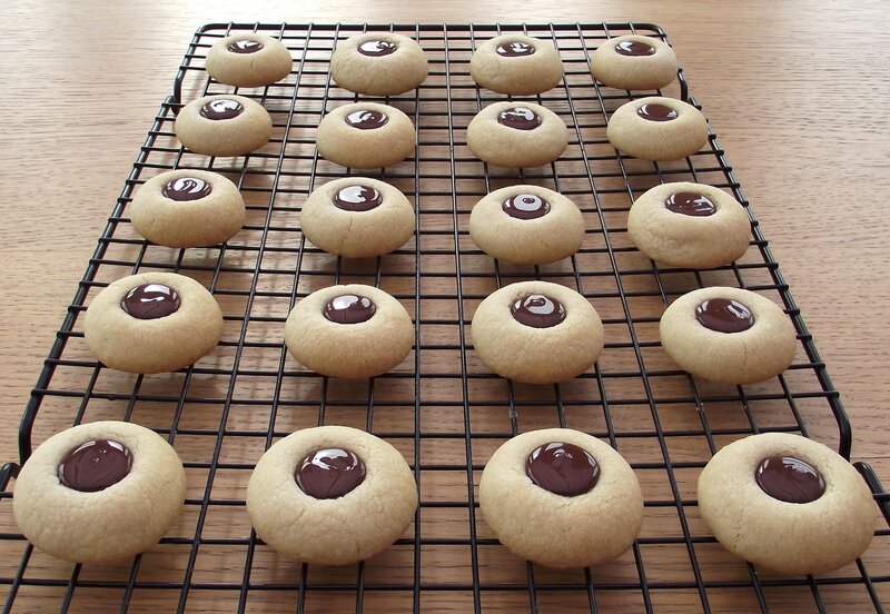 Chocolate-filled Cookies — Brown