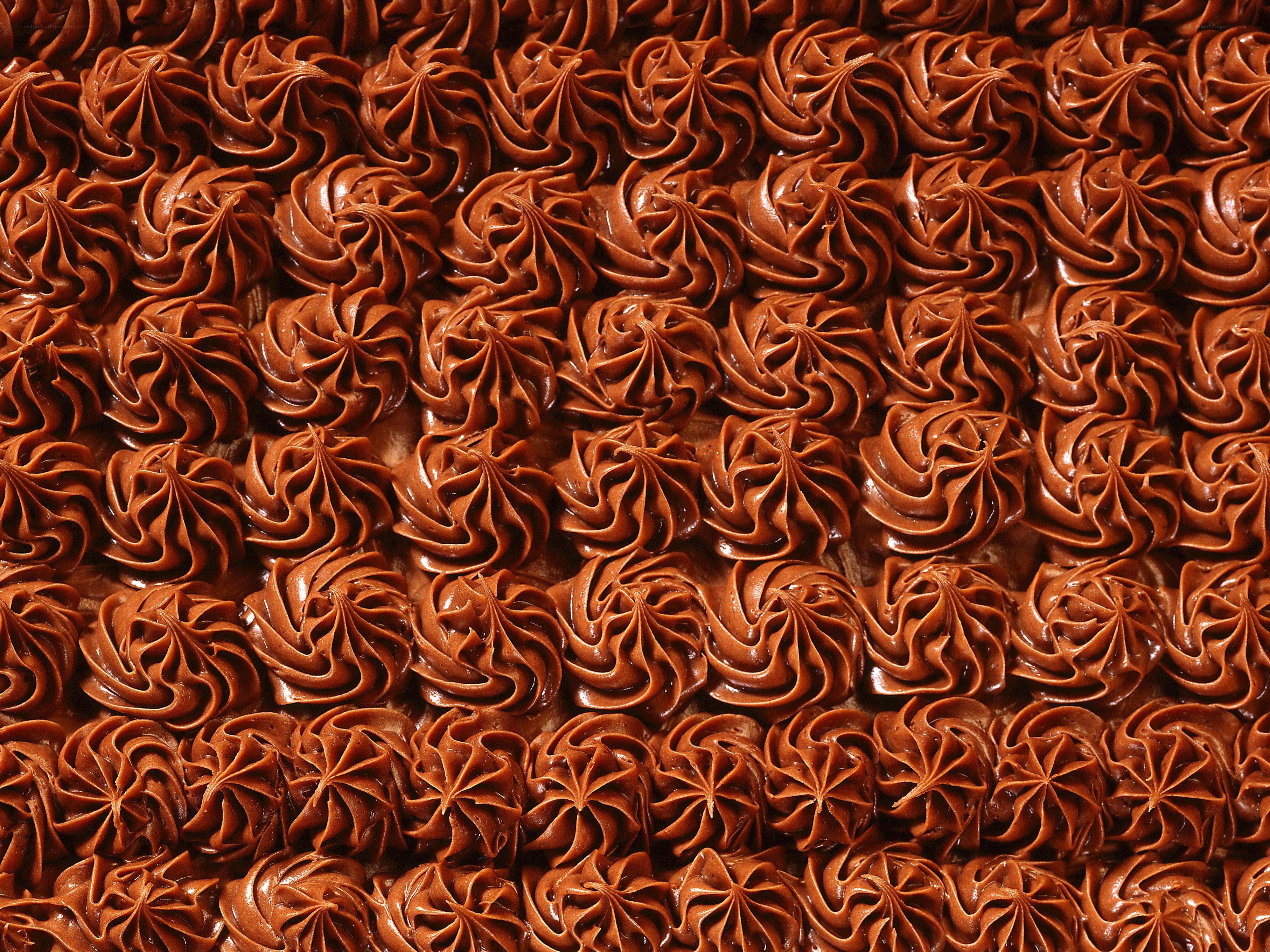 chocolate frosting swirls