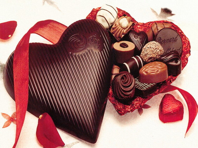 Chocolate Heart Box — Red