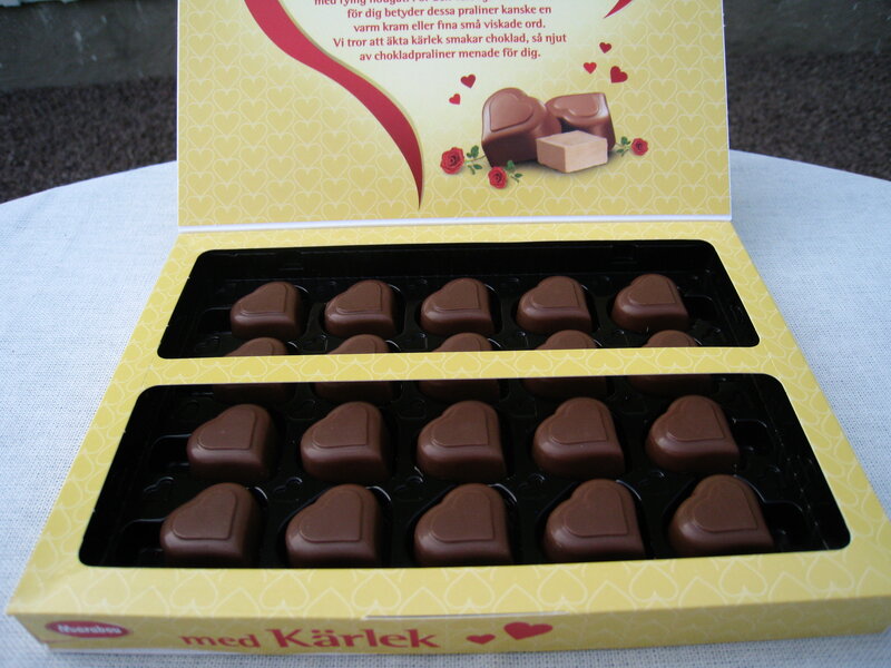 Chocolate Heart Box — Yellow