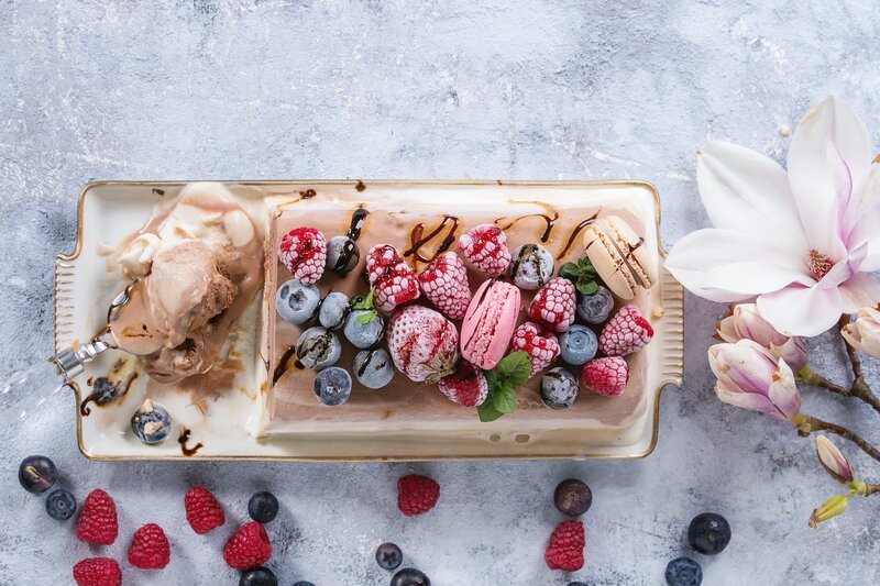 Chocolate Ice Cream Dessert — White, Calm