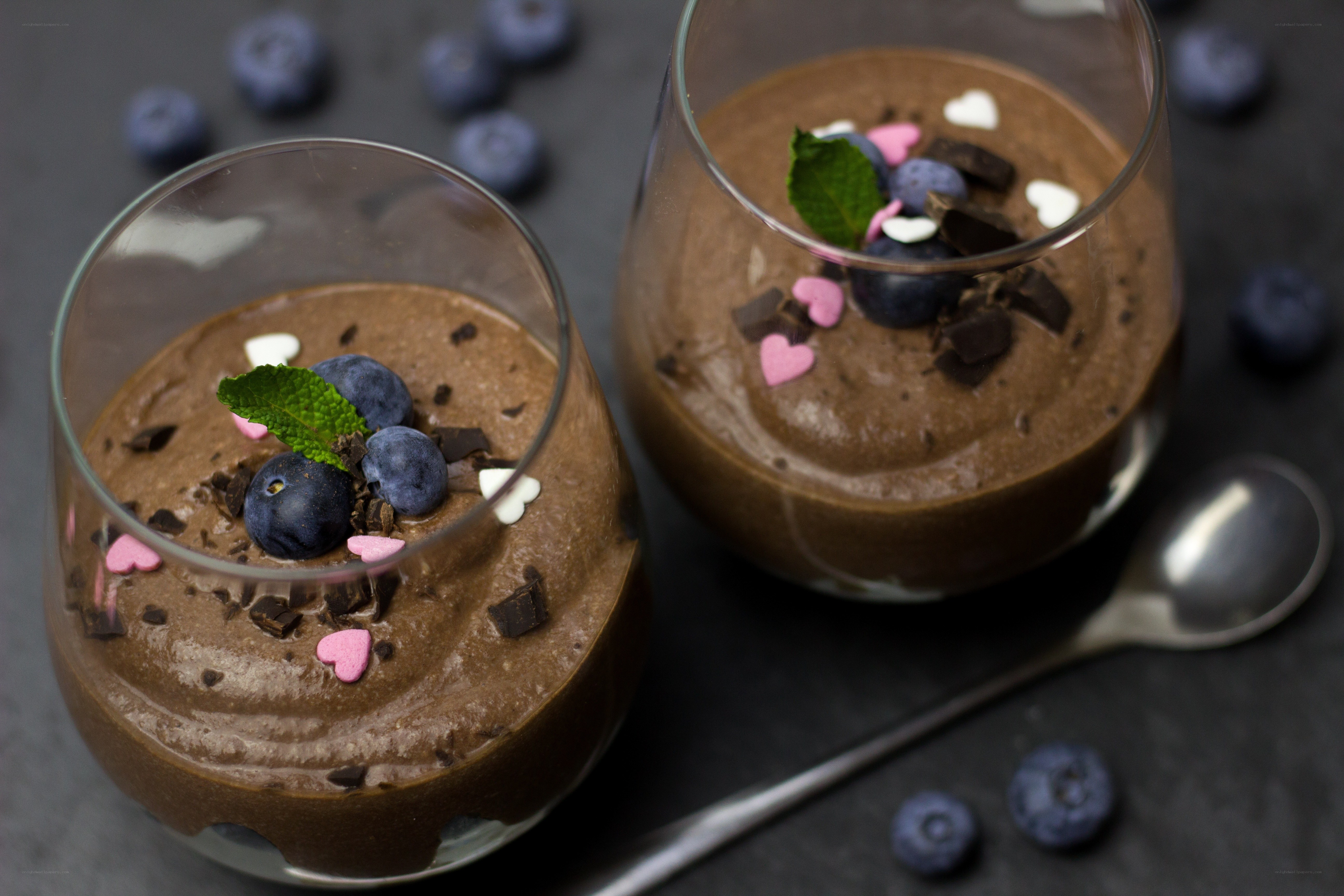 Chocolate mousse with berries