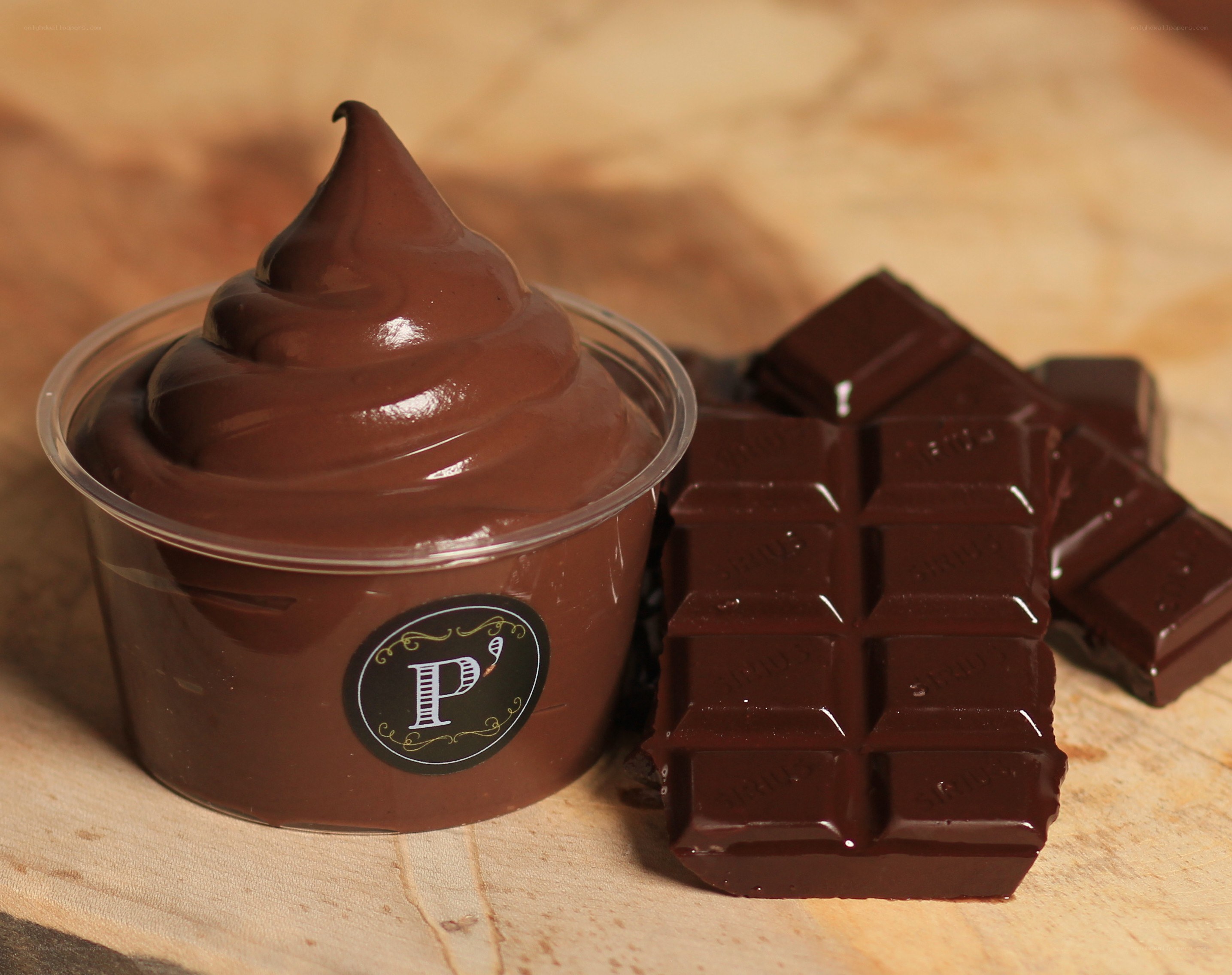 Chocolate mousse with chocolate bars
