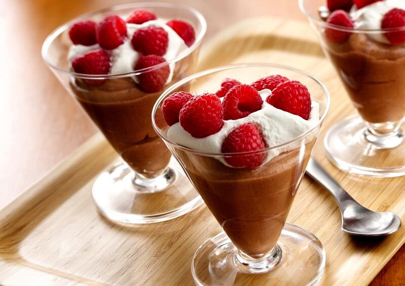 Chocolate mousse with raspberries