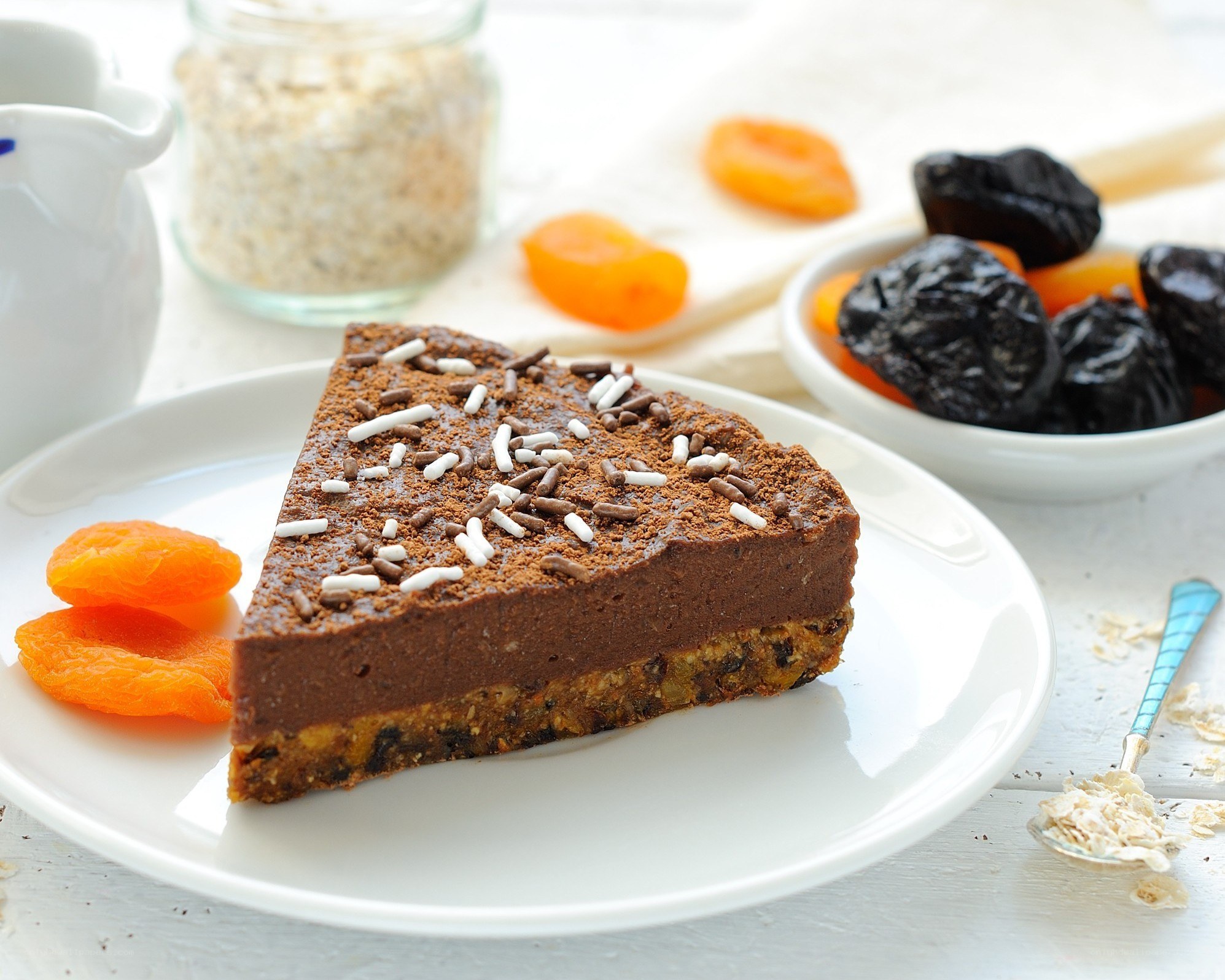Chocolate pie with dried fruit