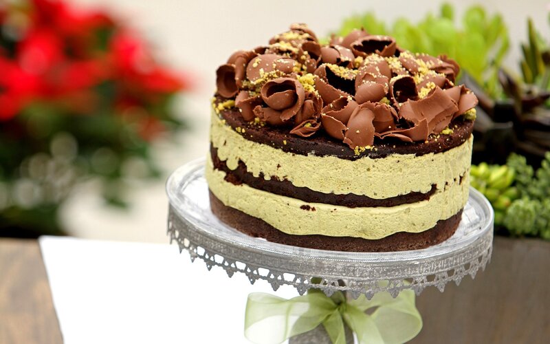 chocolate pistachio cake