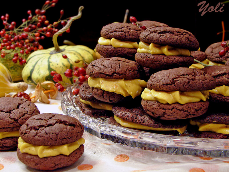 Chocolate Sandwich Cookies — Brown, Cozy