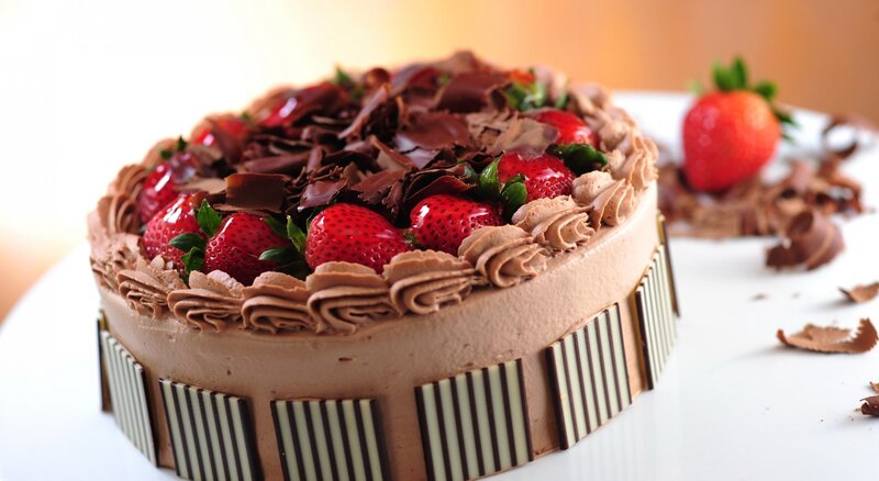 Chocolate Strawberry Cake — Brown, Appetizing