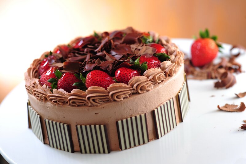 Chocolate Strawberry Cake — Brown