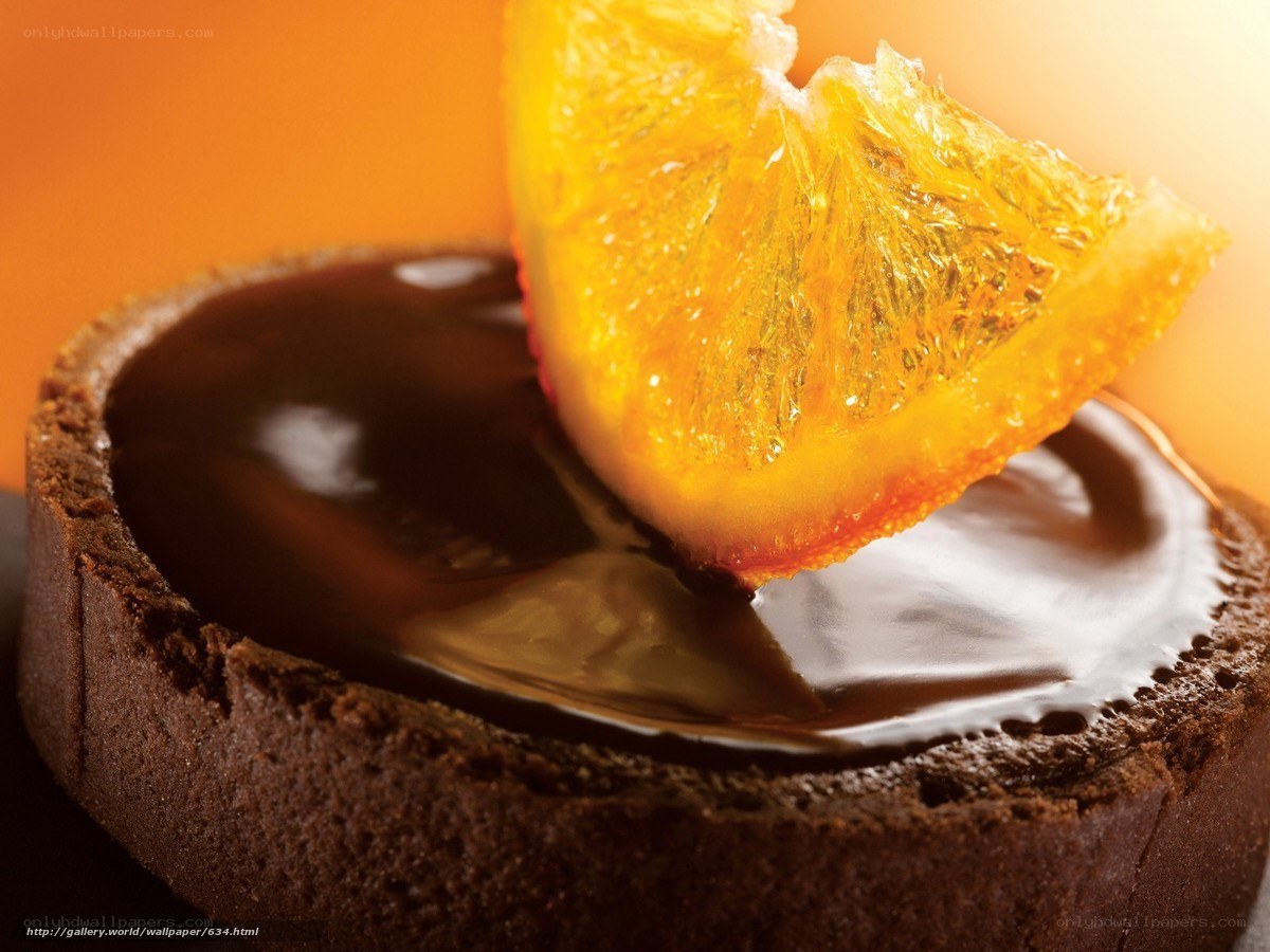 chocolate tart with orange slice