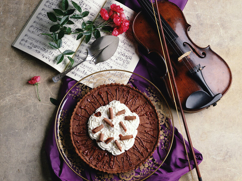 Chocolate Tart with Violin — Brown