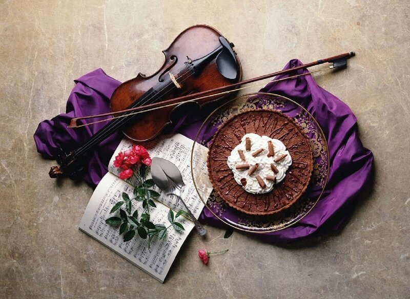 Chocolate Tart with Violin — Purple
