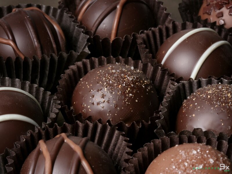 Chocolate Truffles in Cups — Brown