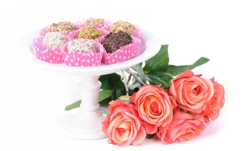 Chocolate Truffles on Stand — Pink, Elegant