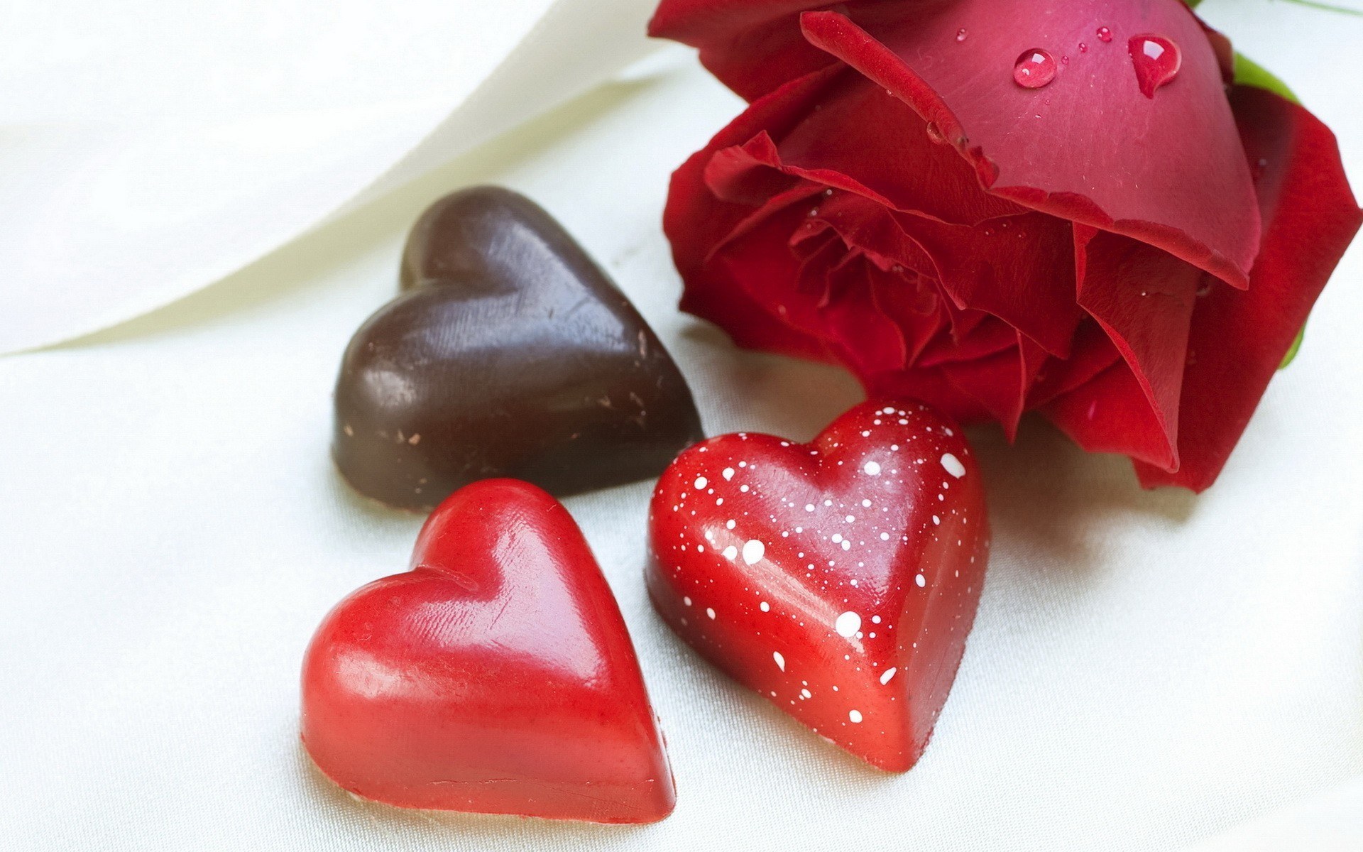 chocolates and rose for valentine
