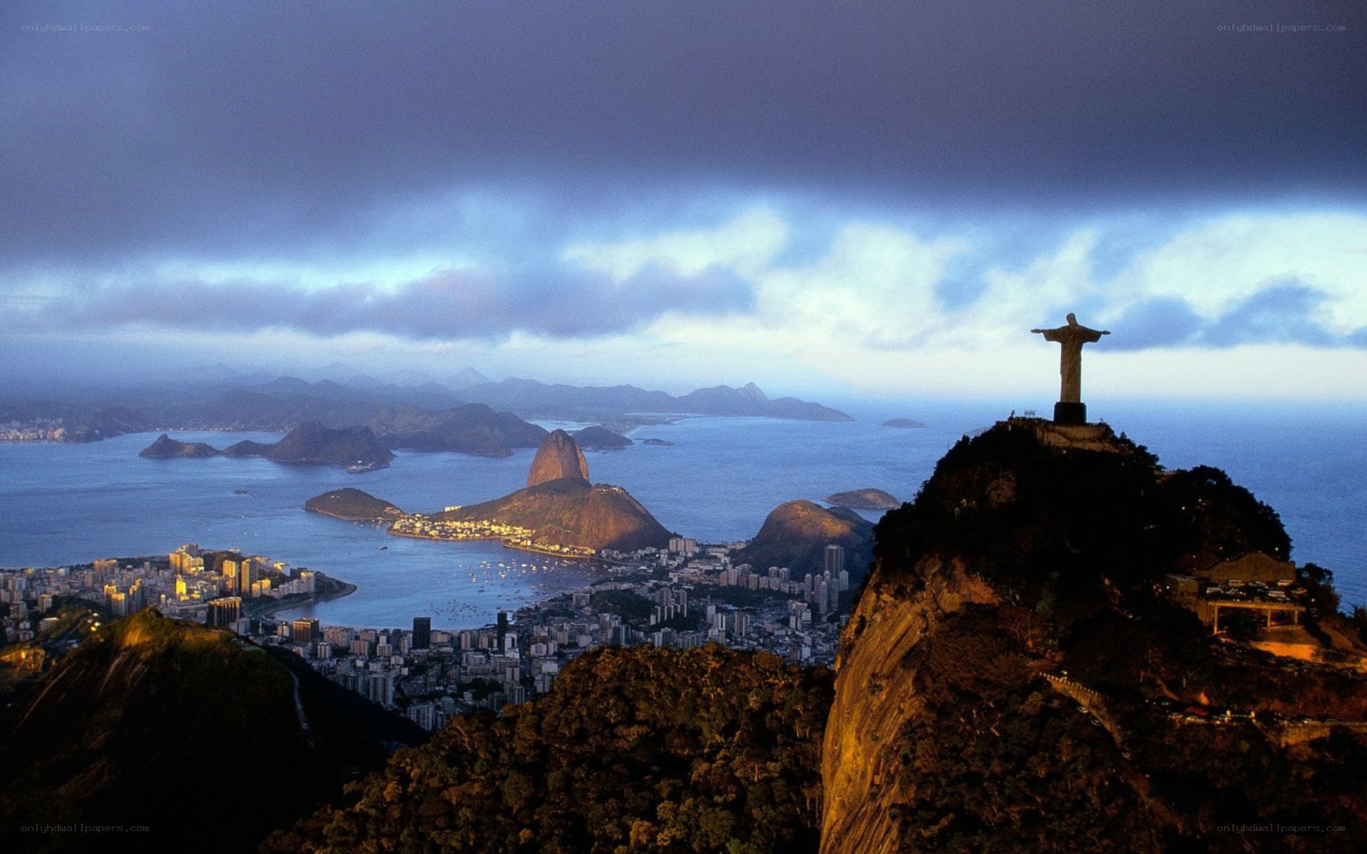 Christ the Redeemer statue at dusk