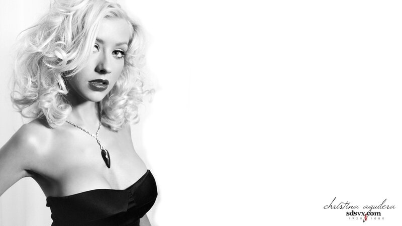Christina Aguilera in black and white
