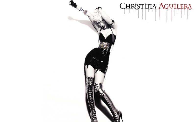 Christina Aguilera in black outfit