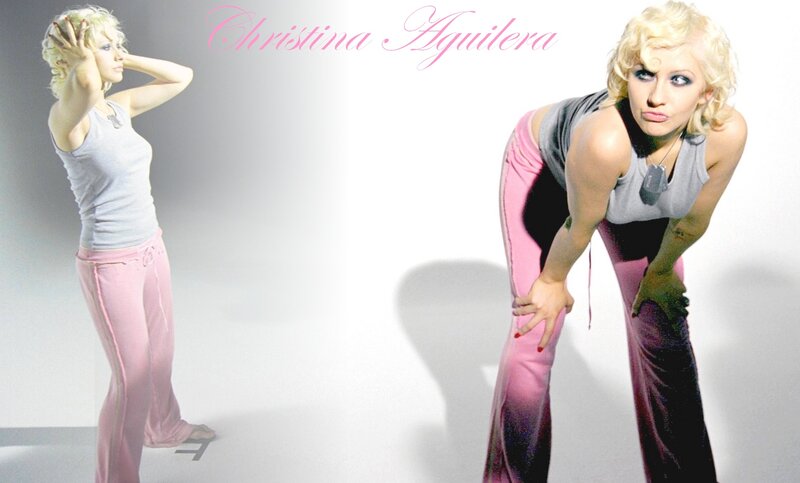 Christina Aguilera in pink pants