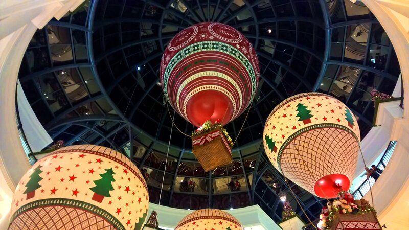 Christmas Balloons in Atrium