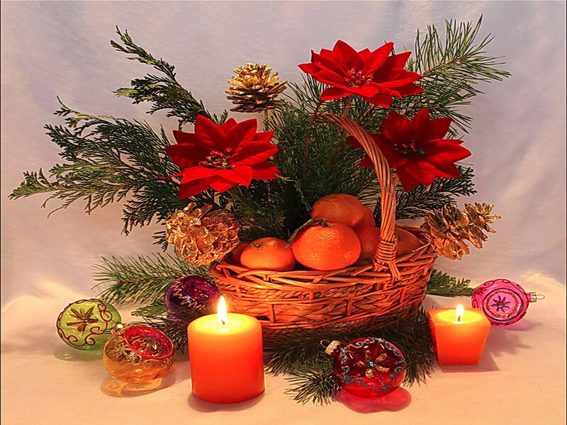 Christmas Basket Arrangement — Red
