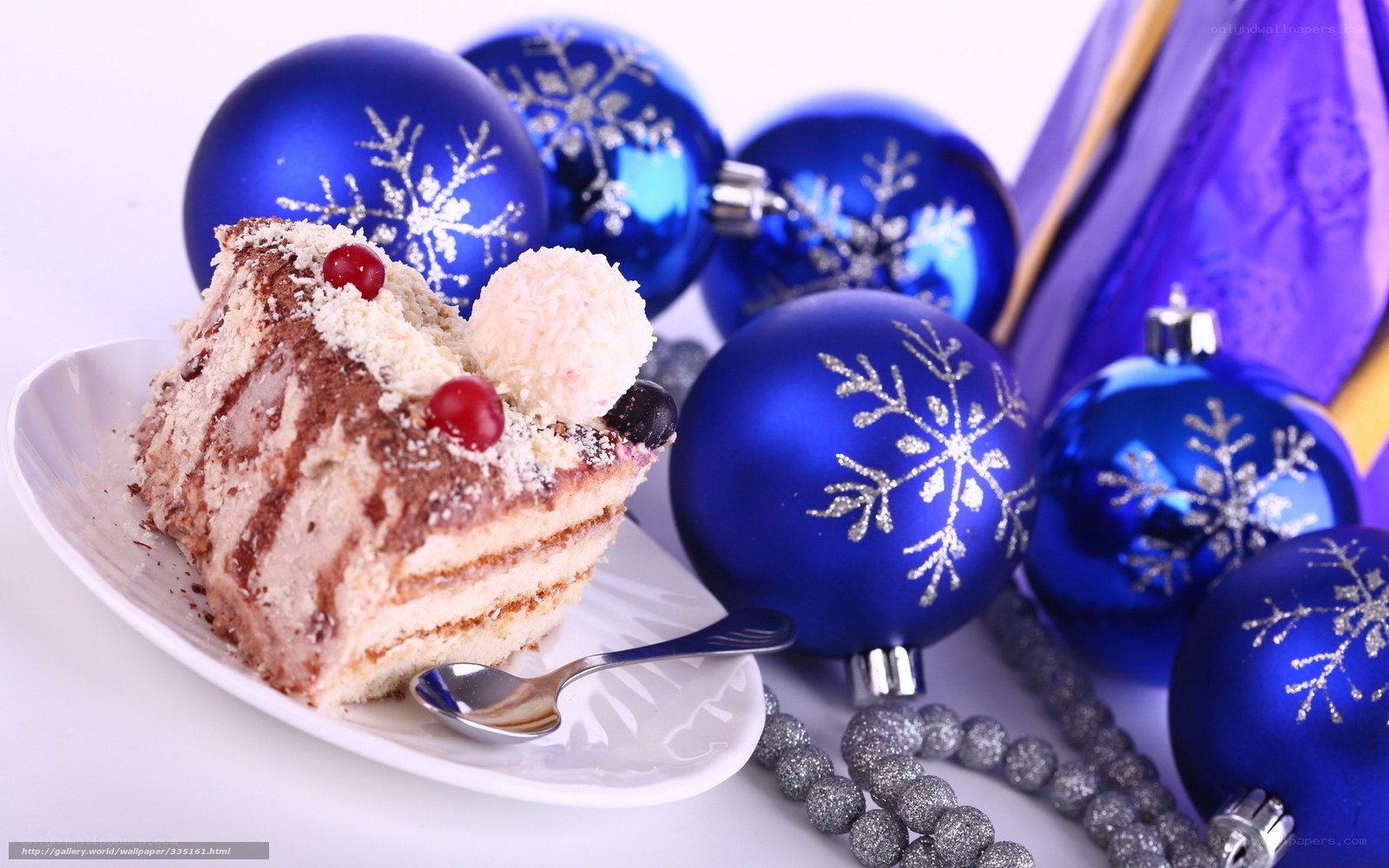Christmas cake with ornaments