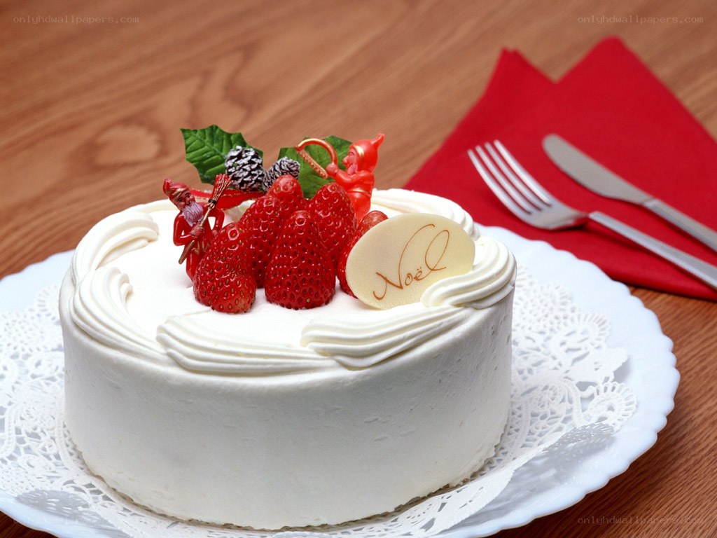 Christmas cake with strawberries
