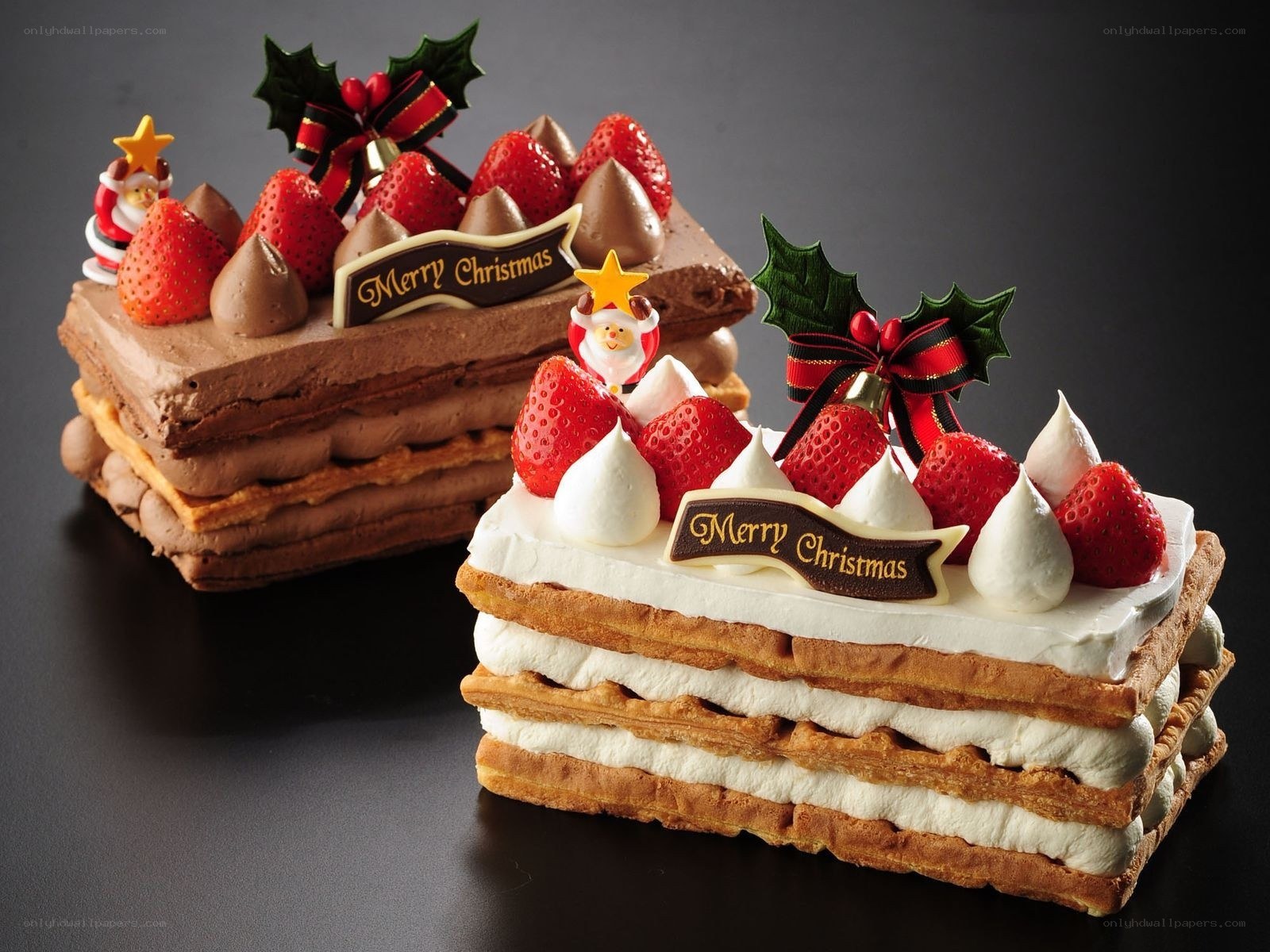 Christmas cakes with strawberries