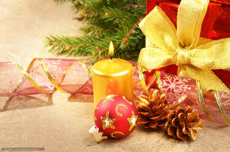 Christmas Candle and Ornaments — Gold
