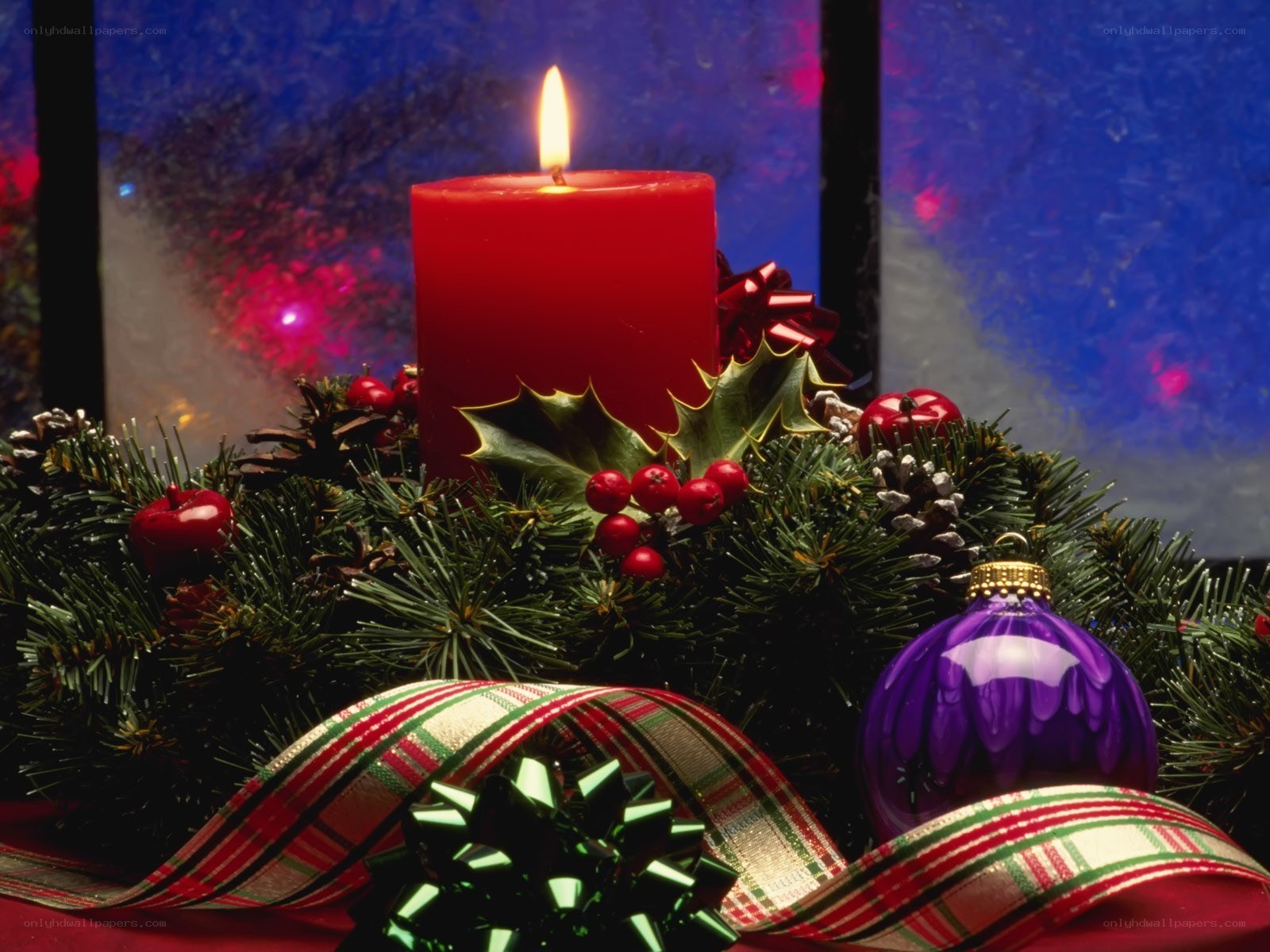 Christmas candle arrangement