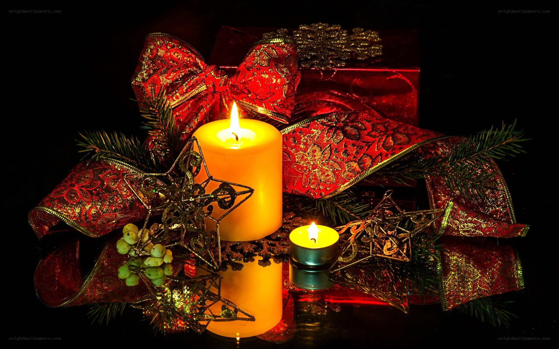 Christmas candle arrangement