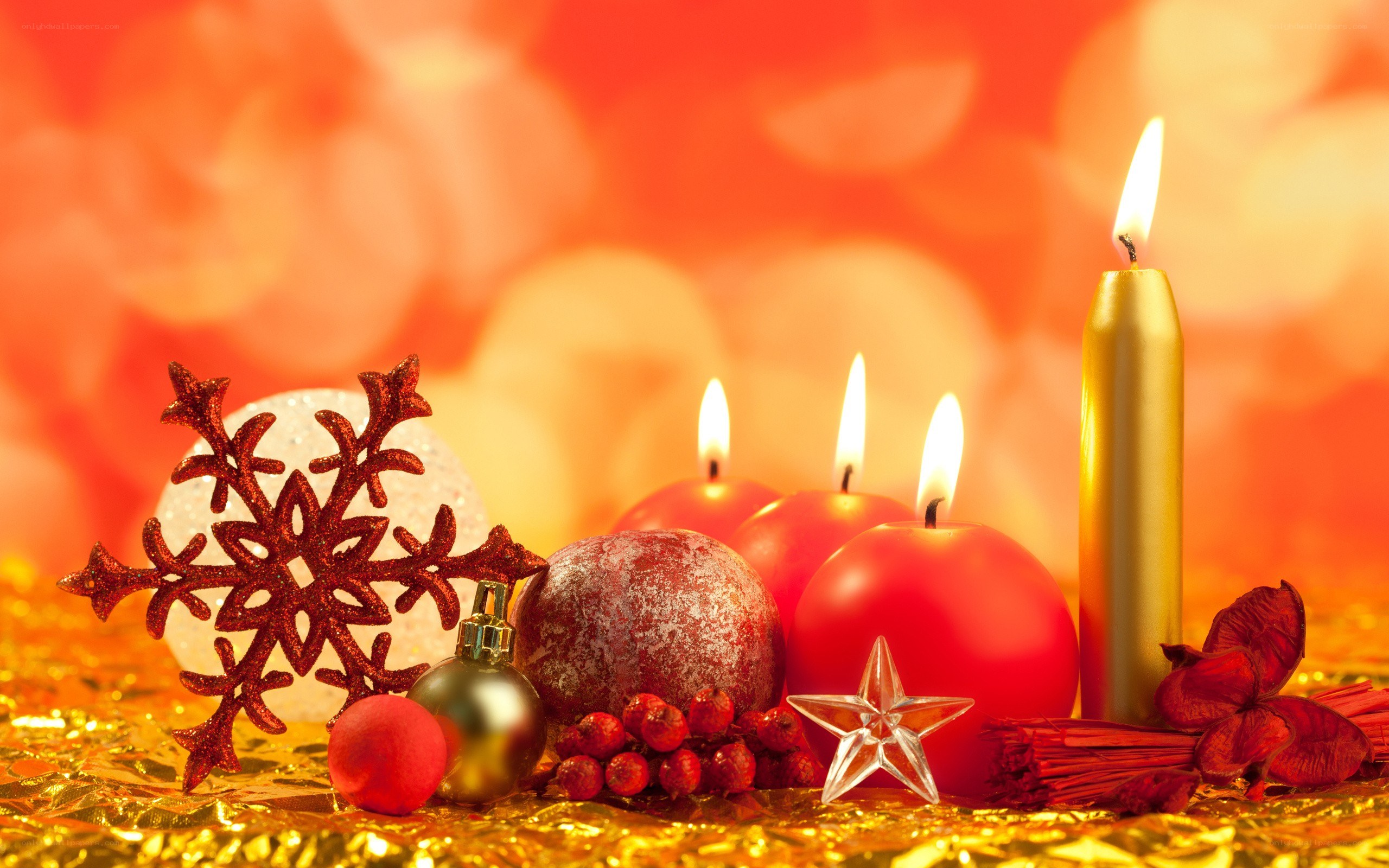 Christmas candle arrangement